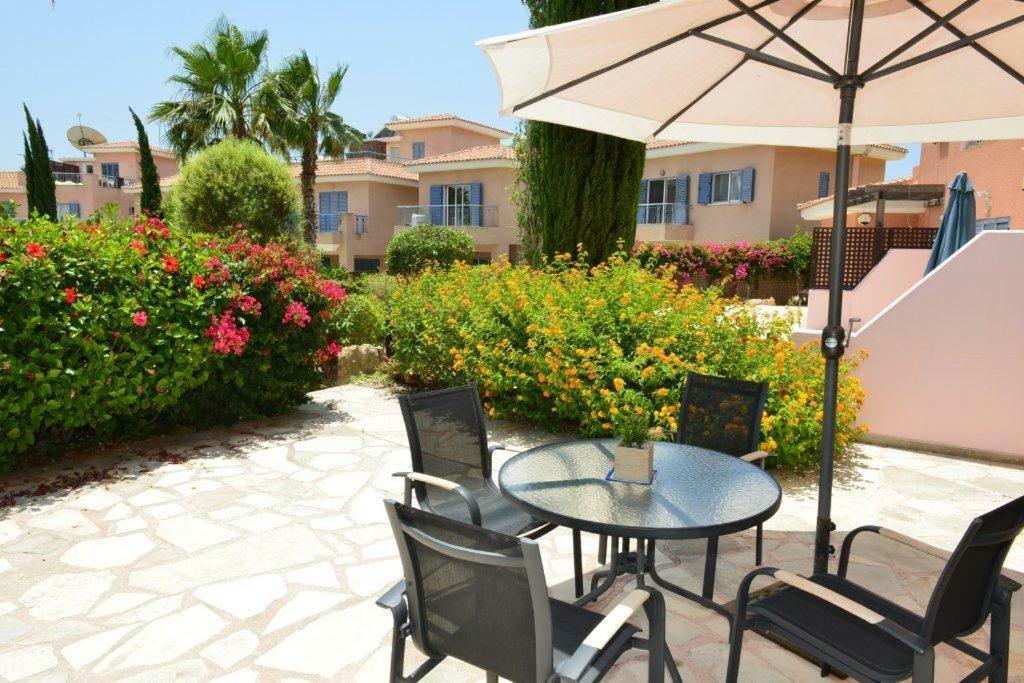 Limnaria Villas Sunny Garden Apartment Пафос Экстерьер фото