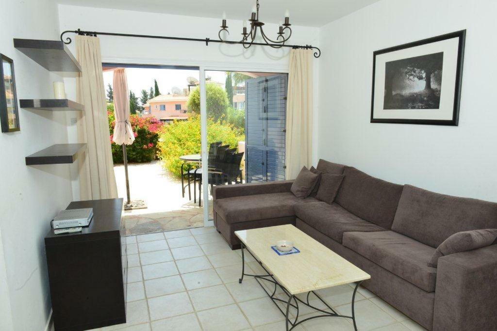 Limnaria Villas Sunny Garden Apartment Пафос Экстерьер фото
