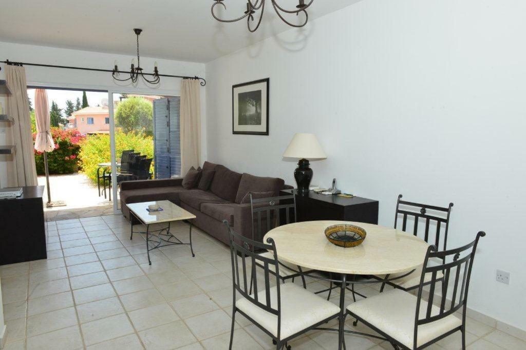 Limnaria Villas Sunny Garden Apartment Пафос Экстерьер фото
